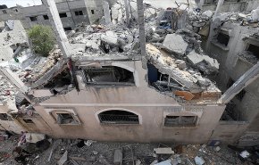 آليات الاحتلال تنسحب من محيط مجمع الشفاء وسط إطلاق نار عشوائي