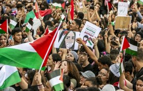 التونسيون يطالبون بطرد سفراء الدول المتواطئة مع 'اسرائيل'