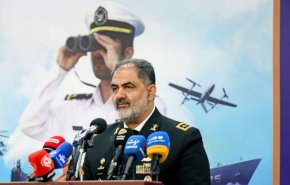 الادميرال ايراني: القوى العالمية تنظر للبحرية الايرانية باعتبارها قوة عظمى