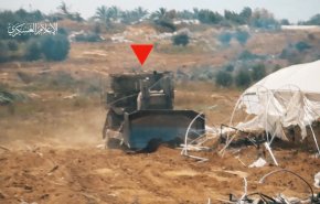 شاهد.. هكذا فجرت سواعد القسام جرافة إسرائيلية بدير البلح 