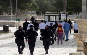 بالفيديو.. مستوطنون يقتحمون الأقصى بثاني أيام الفصح اليهودي
