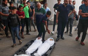 8 شهداء بقصف فلسطينيين غرب غزة، واعتقال معلمة بمخيم الجلزون