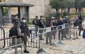 قوات الاحتلال تعرقل وصول المصلين للمسجد الأقصى