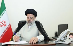 رئيسي يهنئ بفوز المنتخب الإيراني ببطولة آسيا في كرة الصالات