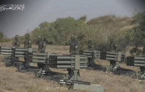 القسام تبث مشاهد إطلاق رشقة صواريخ