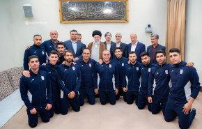 قائد الثورة الاسلامية يستقبل المنتخب الوطني لكرة قدم الصالات