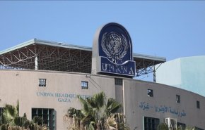 شاهد..إضرام متطرفين إسرائيليين النار بمحيط الأونروا 
