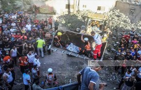 استشهاد 20 فلسطينيا بغارات استهدفت مربعا سكنيا شمال مخيم النصيرات