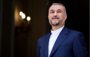 جثمان الشهيد أمير عبد اللهيان سيوارى الثرى في مرقد السيد عبد العظيم الحسني (ع)