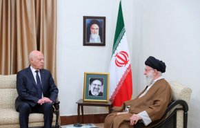 الرئيس التونسي يلتقي قائد الثورة لتقديم العزاء باستشهاد الرئيس الايراني