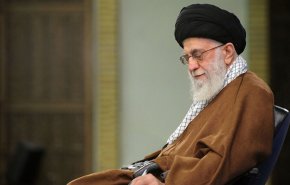 قائد الثورة:  العمل الرئيسي للنواب توفير المصالح الوطنية
