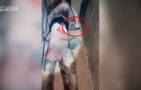 شاهد.. كتائب القسام تجعل 'الشبشب الغزاوي' موضة العام!