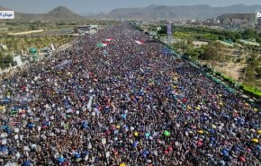 بعد ساعات من القصف الأمريكي..طوفان بشري بصنعاء نصرة لفلسطين