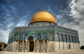 شاهد.. ميليشيات المستوطنين تعربد في طريق باب السلسلة بالقدس