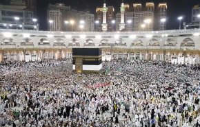 شاهد.. حجاج بيت الله يستعدون لإداء مناسك الحج