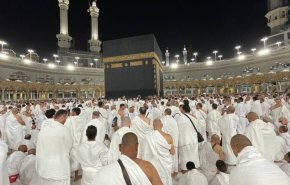 السعودية تبعد 300 ألف شخص من مكة لعدم حملهم تصاريح الحج