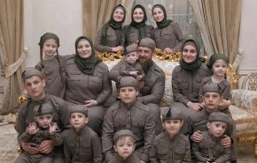 بالصور..بوتين يفاجئ نجل الرئيس الشيشاني بهذا التصرف!