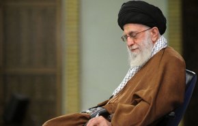 قائد الثورة الاسلامية: يجب أن تتواصل البراءة هذا العام