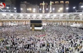 شاهد.. ضيوف الرحمن يستذكرون جرائم الإحتلال الإسرائيلي في غزة 