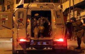 الاحتلال يشن حملة مداهمات واعتقالات في الضفة الغربية