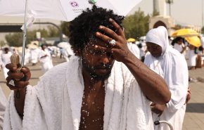 مسؤولون: معظم الحجاج المتوفين خلال موسم حج هذا العام من المخالفين