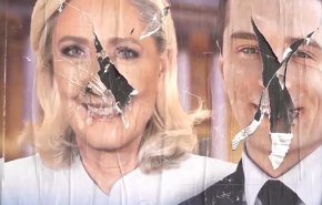 اليسار يزيح حزب ماكرون بسبب برنامجه المناصر للمهاجرين والمسلمين + فيديو
