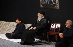 بحضور قائد الثورة.. اقامة مجلس عزاء ليلة تاسوعاء الإمام الحسين (ع)
