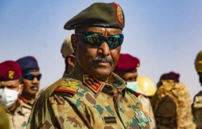 عقب محاولة اغتياله..البرهان يعرض التنحي عن قيادة الجيش السوداني 
