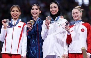 الإيرانية مبينا نعمت زاده تحقق إنجازا تاريخيا ومحمدهادي ساروي يحصد أول ذهبية

