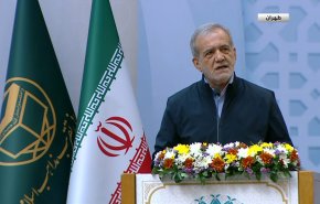 الرئيس بزشکیان يدعو المسلمين إلى الوحدة والانسجام + فيديو
