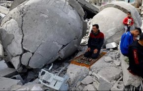 مجزرتين اسرائيليتين باستهداف مدرسة ومسجداً في غزة 