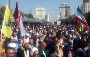 مراسم تشييع حاشدة للشهيد اللواء نيلفروشان في مشهد المقدسة + فيديو