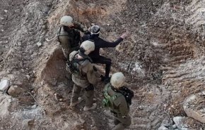 جندي صهيوني يعترف: استخدمنا أسيرين فلسطينيين دروعا بشرية بغزة