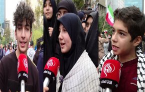 بالفيديو.. الطلاب الايرانيون يوجهون رسالة قوية للاحتلال وامريكا