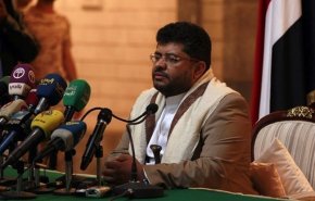 الحوثي يتحدى الأمريكيين لإثبات عدم تعرض حاملة 'أبراهام' للاستهداف