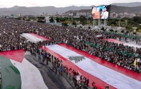 عشرات آلاف اليمنيين يتظاهرون تنديدا بحرب الإبادة في غزة ولبنان


