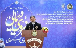الادميرال إيراني: ستنضم غواصات جديدة إلى الجيش قريباً