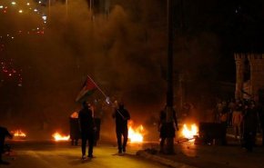 الفلسطينيون يتصدون لاعتداءات المستوطنين وقوات الاحتلال في الضفة الغربية
