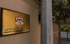السفارة الأردنية بواشنطن تنفي طلب مسؤولين أردنيين من الأسد مغادرة سوريا
