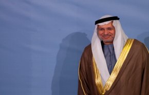 قرقاش انتقد الضربات الإسرائيلية على سوريا 