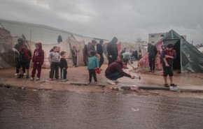 الاحتلال الصهيوني يتسبب بأزمة إنسانية تهدد موت آلاف النازحين