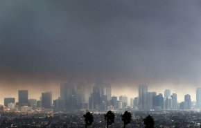 حرائق الغابات تخرج عن السيطرة في لوس أنجلوس وتصل هوليوود
