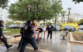 صورة/مقتل مستوطن وإصابة آخرين بعملية استشهادية في تل أبيب
