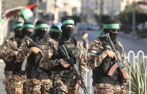 محلل إسرائيلي: صور أسيراتنا أثناء الإفراج عنهن تؤكد فشل حكومتنا
