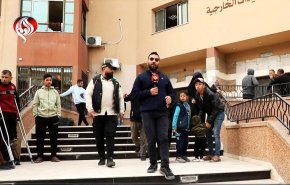 كاميرا قناة العالم توثق سفر مرضی غزة عبر معبر رفح 