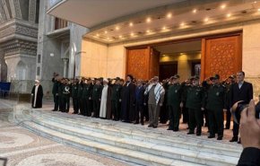 قادة حرس الثورة يجددون العهد مع مبادئ الامام الخميني (رض)