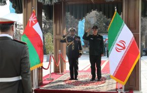 اللواء باقري يستقبل رئيس أركان القوات المسلحة العماني