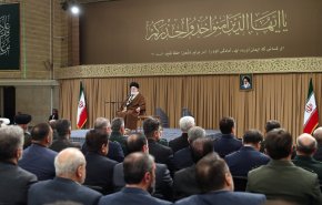 قائد الثورة: قدرات ايران الدفاعية يفتخر بها اصدقاء الثورة ويخشاها اعداؤها