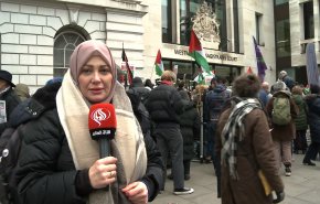 شاهد.. احتجاجات امام محكمة بريطانية تحاكم قيادات داعمة لفلسطين!