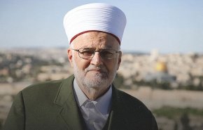 مداهمة منزل خطيب المسجد الاقصى الشيخ عكرمة صبري